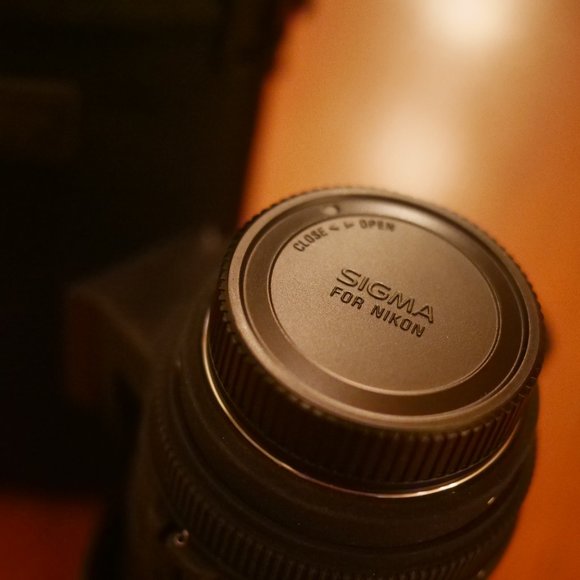 Sigma Lens for Nikon 70mm - 200mm HSM Macro - Picture 1 of 5